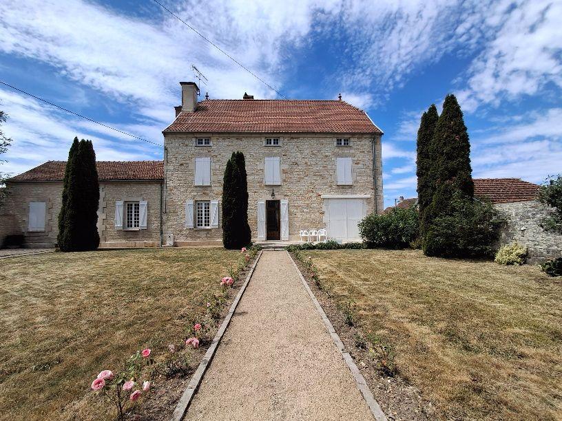 Vente Maison – 8 pièces – 283 m² à La Chaume – Côte-d’or (21520)